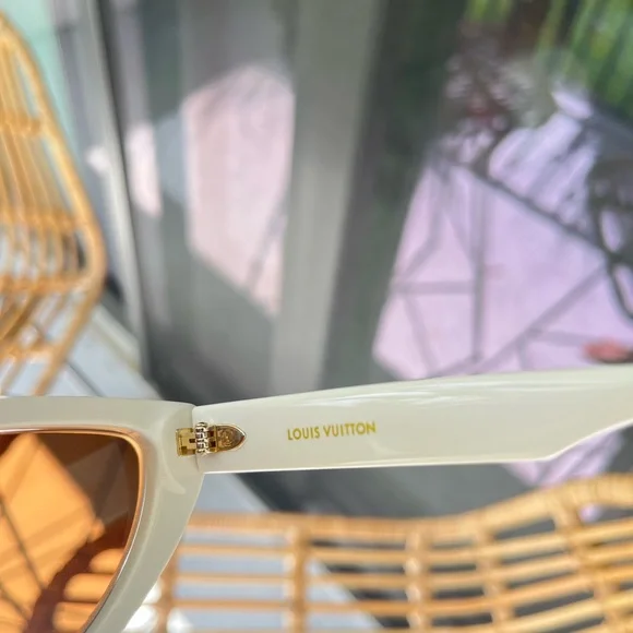 COPY - Stylish White Sunglasses with Brown Lenses - Picture 3 of 5